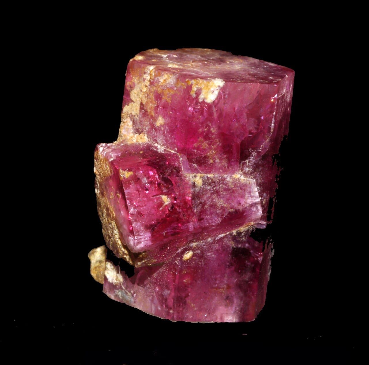 Red beryl specimen (2)