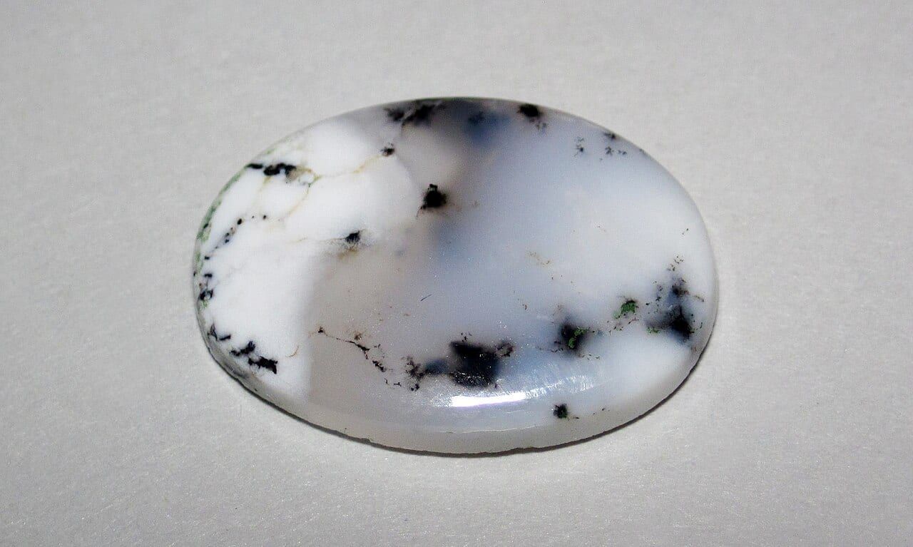 Dendritic agate specimen (2)