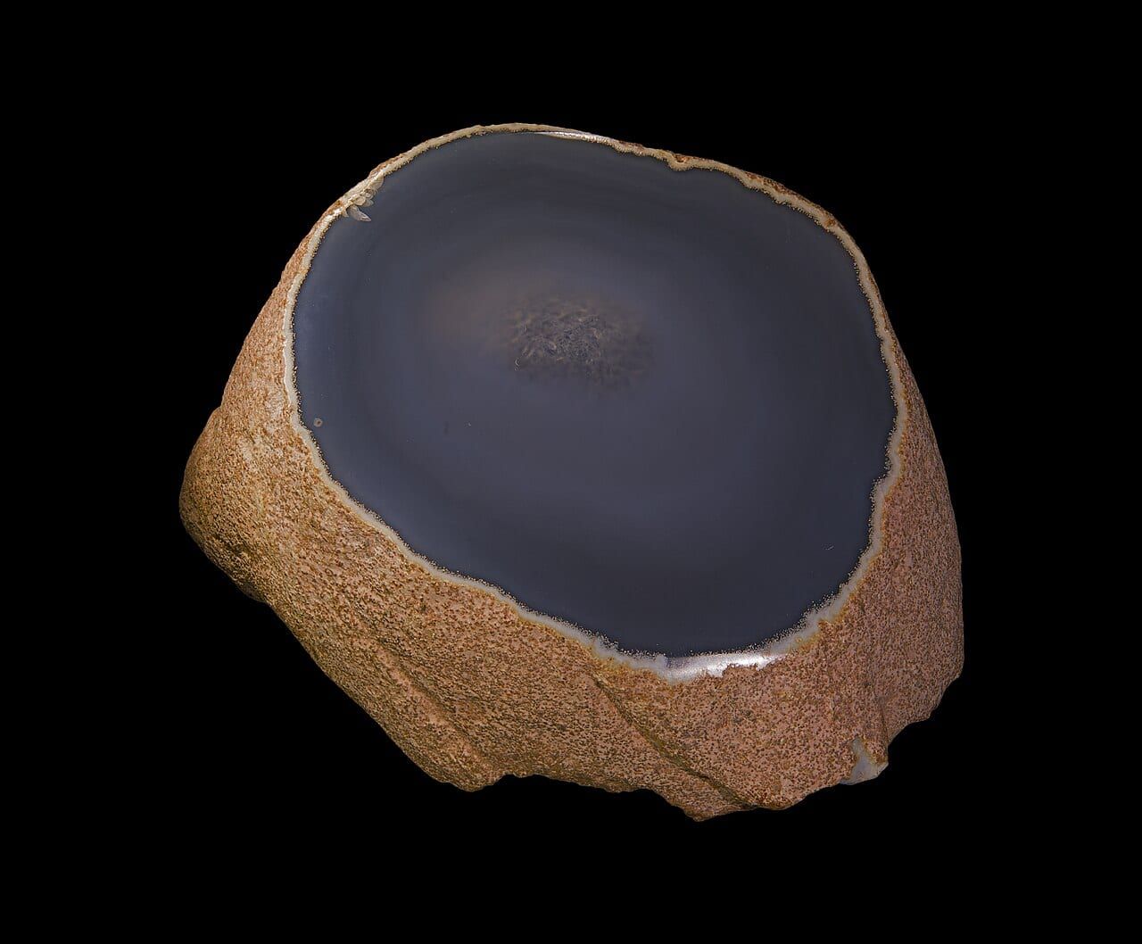 Enhydro agate specimen