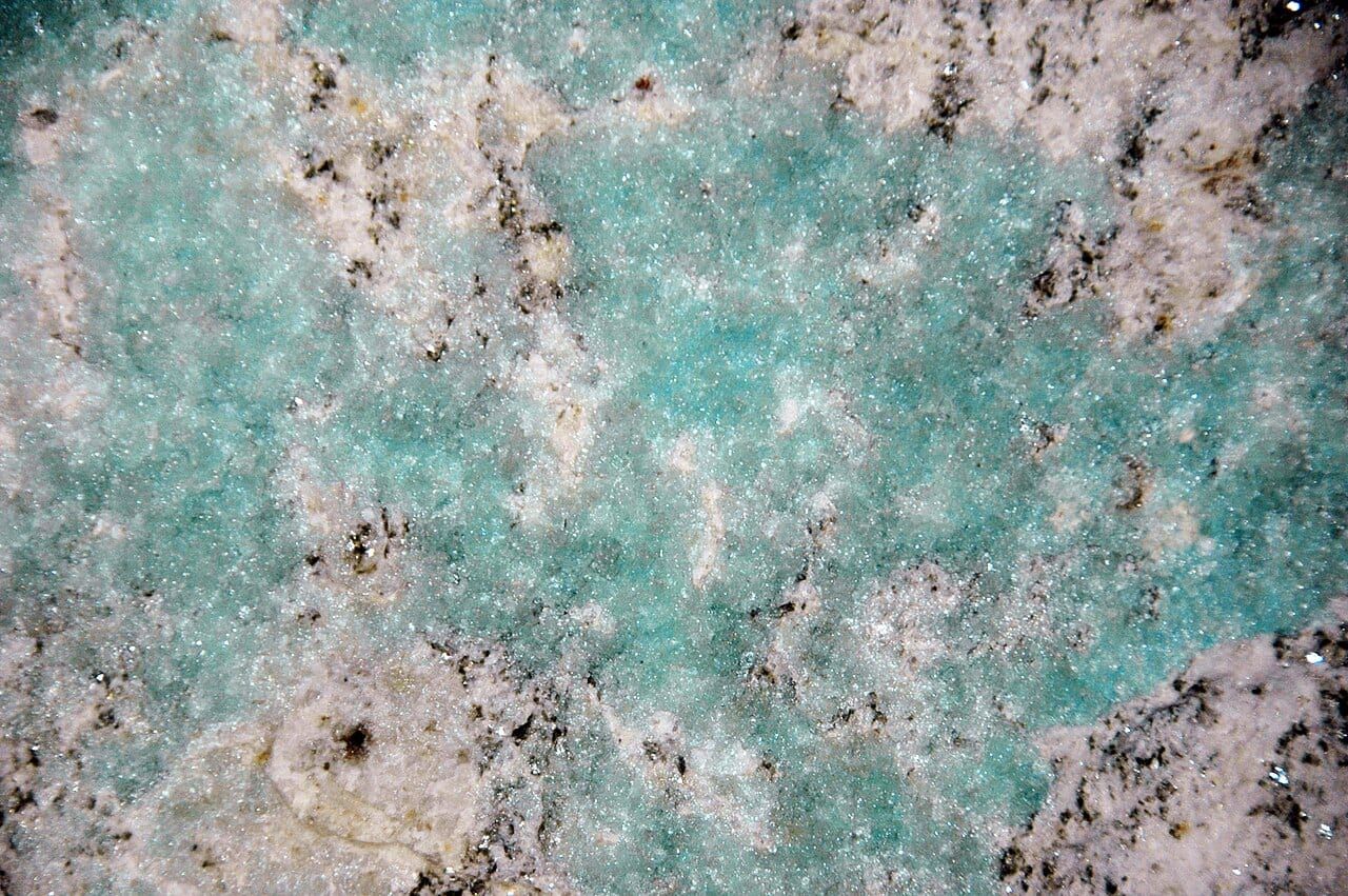Hyalite specimen (2)
