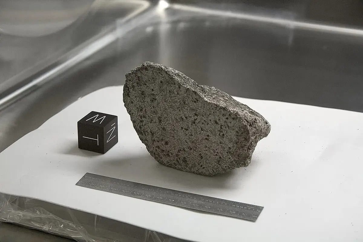 Lunar sample 15555 on display at NASA's Johnson Space Center