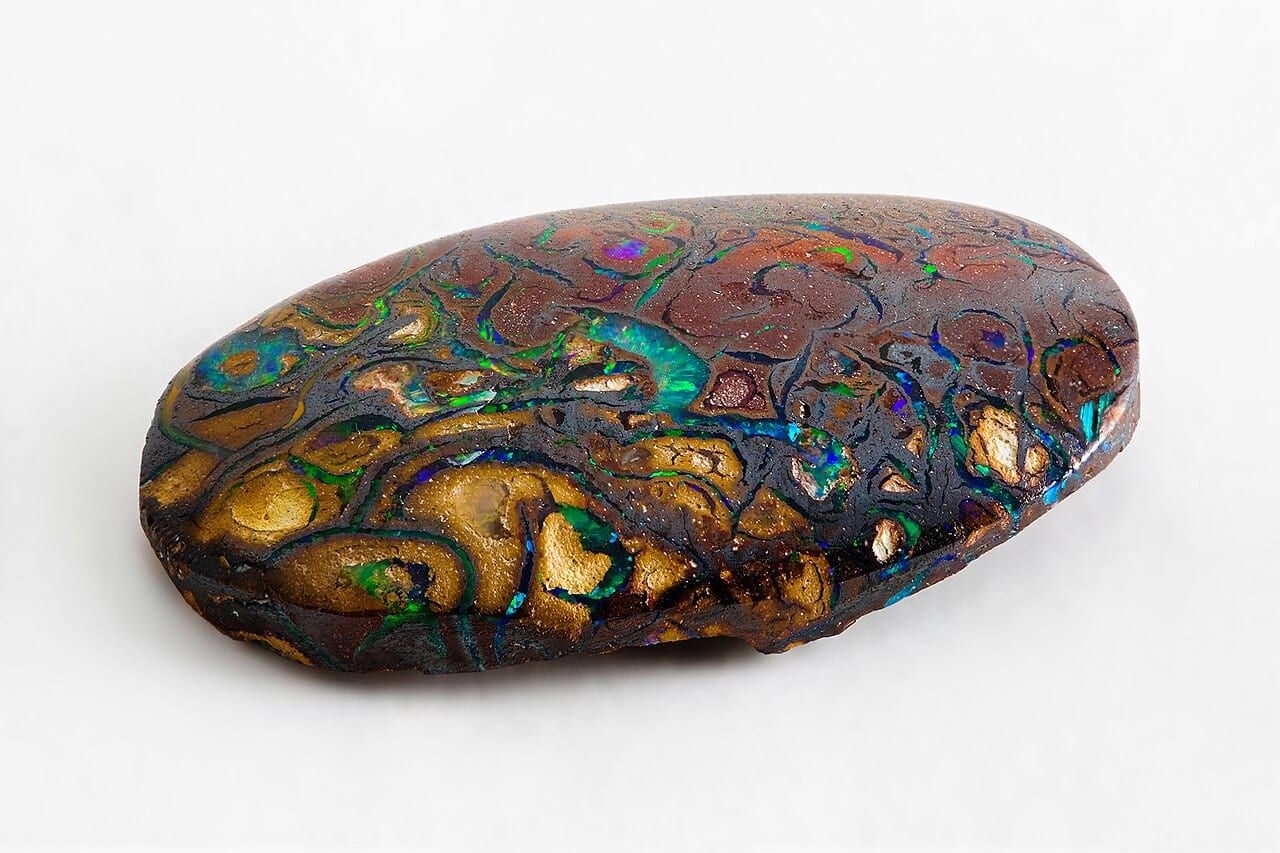 Boulder opal örneği