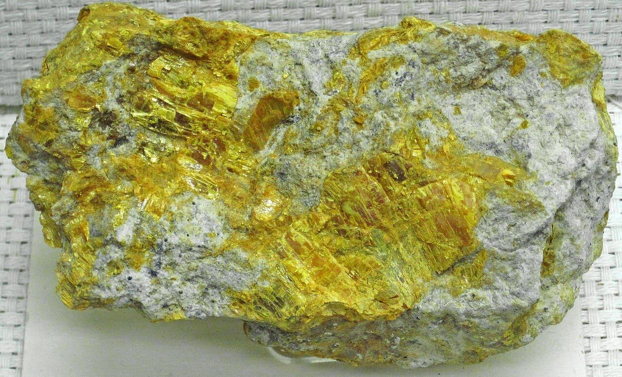 Orpiment örneği
