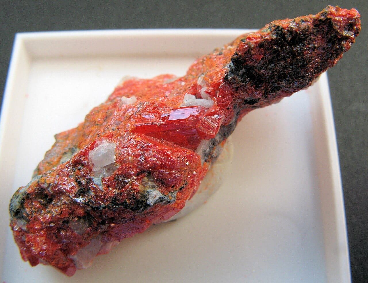Realgar örneği (2)