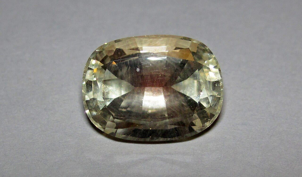 Faceted sunstone from Oregon (5.8 carats)