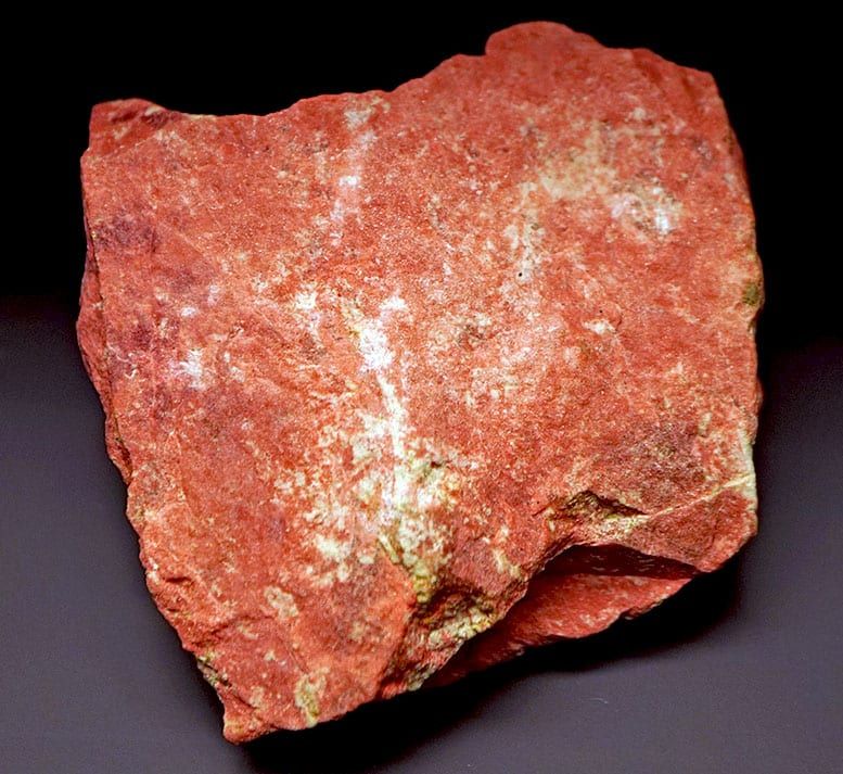 Thulite specimen (2)