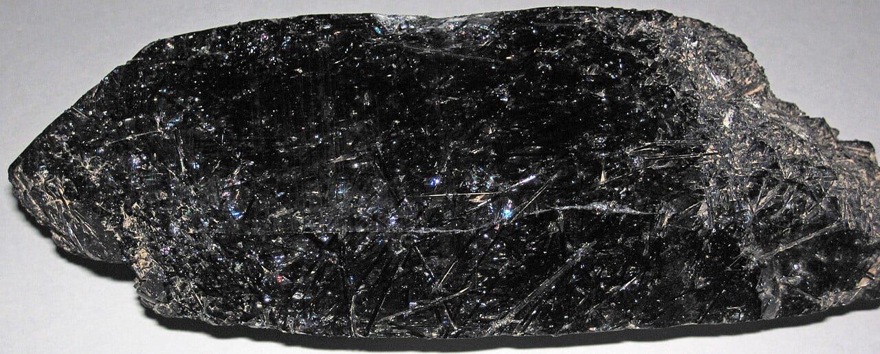 Tourmalinated quartz specimen (2)