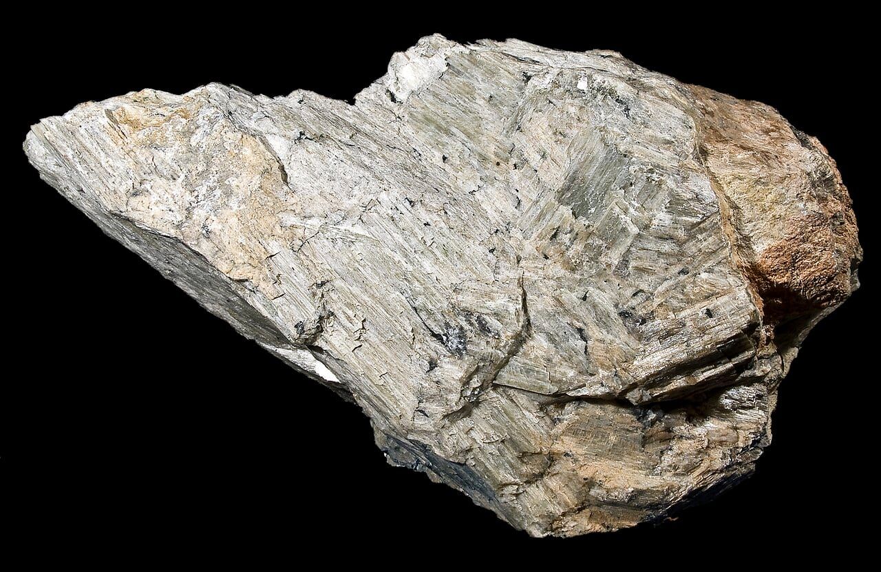 Madagaskar'dan vollastonit örneği (22 × 12 × 8 cm)